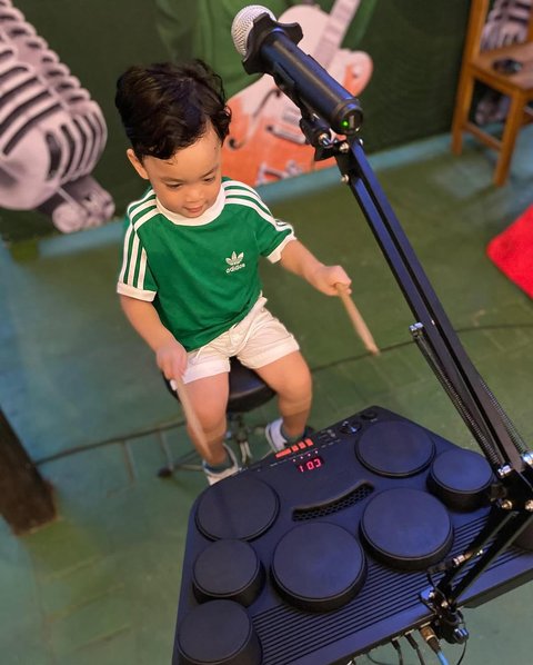 Potret Gin Dirga, Anak Gilang Dirga Main Drum, Makin Gede Makin Ganteng