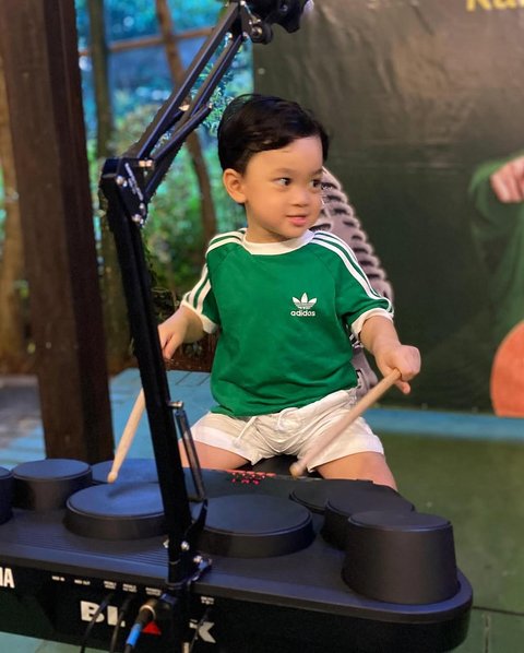 Potret Gin Dirga, Anak Gilang Dirga Main Drum, Makin Gede Makin Ganteng