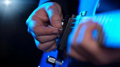 Mendengarkan musik pada pagi hari bisa membuat lebih semangat dalam beraktivitas seharian