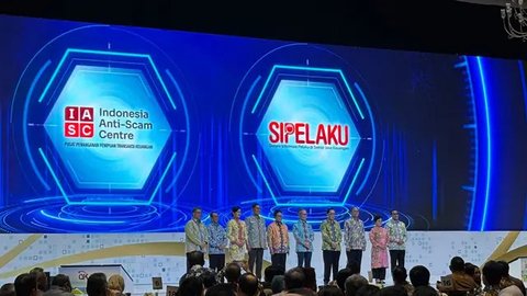 Otoritas Jasa Keuangan (OJK) meluncurkan Indonesia Anti-Scam Center (IASC) dalam Pertemuan Tahunan Industri Jasa Keuangan (PTIJK) 2025, di Jakarta Convention Center, Jakarta, Selasa (11/2/