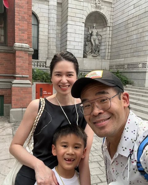 Sudah Menikah dan Punya Anak, Ini 7 Potret Laura Basuki Bareng Keluarga yang Jarang Tersorot