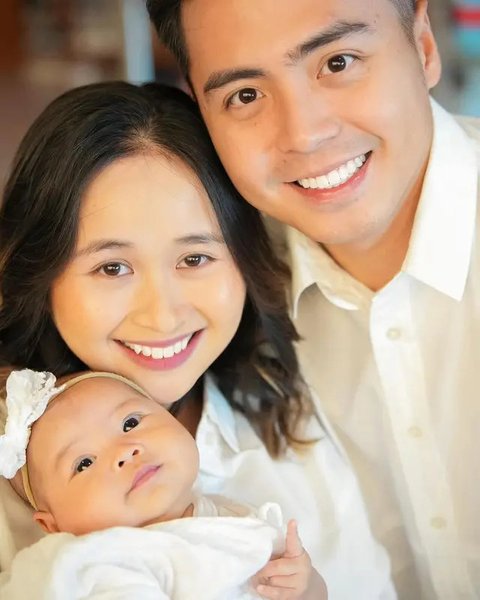 Potret Gritte Agatha Gelar Penyerahan Anak ke Gereja (Sumber: Instagram/gritteagathaa)