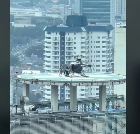 Deputy President Director Grup RS Siloam, Caroline Riady memberikan paparan pada peluncuran kampanye SELANGKAH (SEmangat LAwan KANker) di MRCC Siloam Hospital, Jakarta (07/03/2023) (Liputan6.