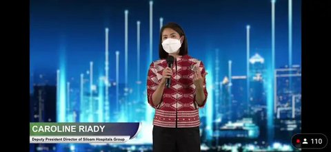 Deputy President Director Grup RS Siloam, Caroline Riady memberikan paparan pada peluncuran kampanye SELANGKAH (SEmangat LAwan KANker) di MRCC Siloam Hospital, Jakarta (07/03/2023) (Liputan6.