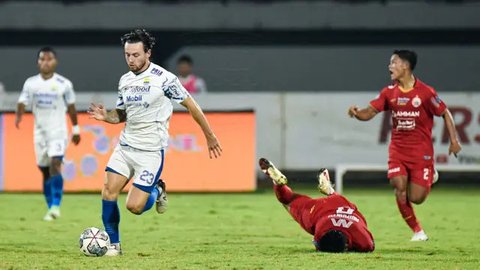 Kolase - Persija Jakarta Vs Persib Bandung (Bola.com/Adreanus Titus)