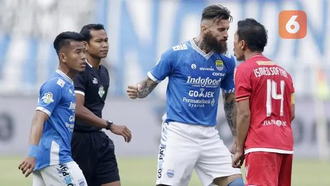 Kolase - Persija Jakarta Vs Persib Bandung (Bola.com/Adreanus Titus)