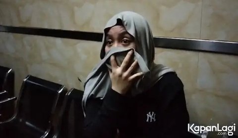 Vadel Badjideh bersama Martin Badjideh, kakaknya, mendatangi Polres Metro Jakarta Selatan