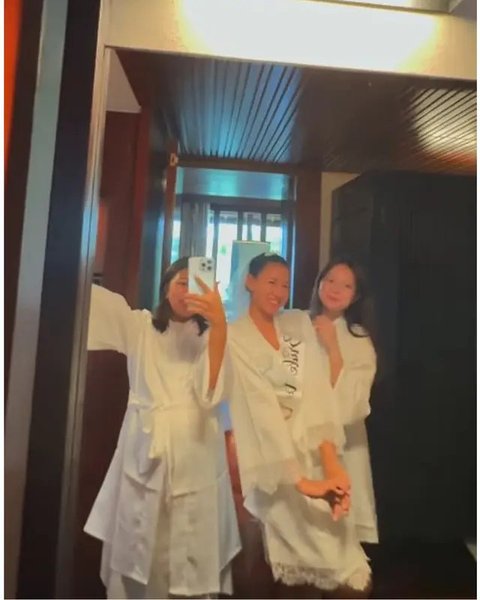 Potret kejutan bridal shower Shenina Cinnamon dari sahabat. (sumber: Instagram/ameliapratiwi47)