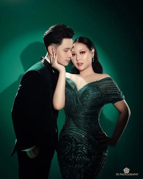 Potret Pasangan Artis Rayakan Valentine (Sumber: Instagram/alghazali7 dan maudiayunda)