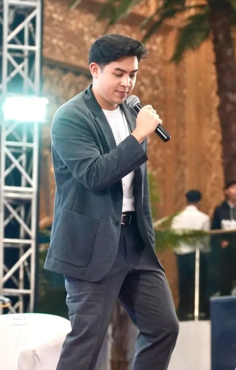 Deretan Artis yang Pernah Berbisnis dengan Hendy Setiono, Ada Jerome Polin hingga Arief Muhammad (Foto: Instagram Jerome Polin dan Arief Muhammad)