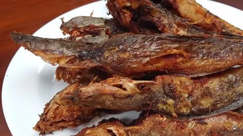 Tanpa Pakai Tepung, Ini Cara Goreng Lele yang Tepat Agar Tidak Melengkung dan Tetap Gurih (Instagram/@kumpulanresepmasak)