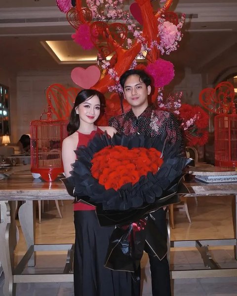 Potret Pasangan Artis Dinner di Momen Valentine 2025. (Sumber: Instagram/salshabillaadr/elelrumi)
