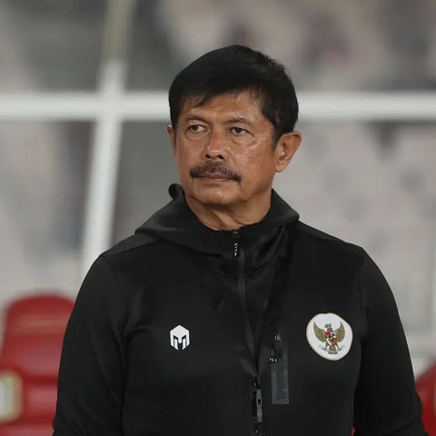 Pelatih Timnas Indonesia U-20, Indra Sjafri pada laga kontra Yaman di Kualifikasi Piala Asia U-20 2024. (Muhammad Iqbal Ichsan/Bola.com)