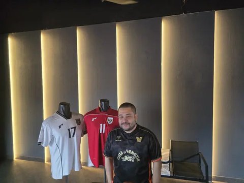 Erspo selaku apparel resmi Timnas Indonesia resmi meluncurkan jersey tandang baru skuad Garuda pada Senin (3/2/2025). (Dok. Instagram Erspo Official)