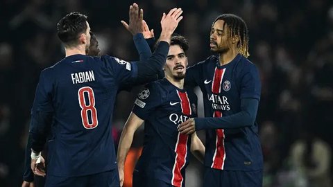Gol keunggulan PSG bertambah setelah Vitinha mencetak gol pada menit ke-59. (JULIEN DE ROSA/AFP)