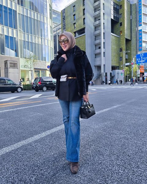 Potret Outfit Syahrini di Tokyo yang Mewah, Fashionable dan Berkelas