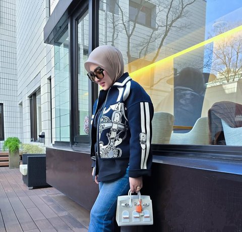 Potret Outfit Syahrini di Tokyo yang Mewah, Fashionable dan Berkelas