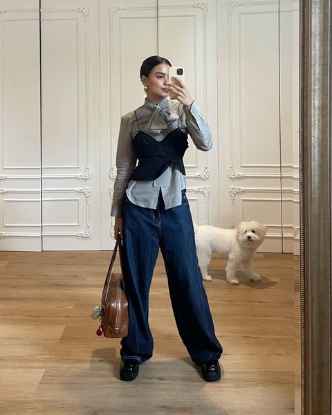 Potret Eva Celia Mix and Match Penampilan Ini Curi Perhatian