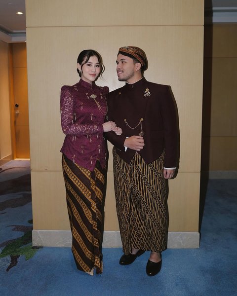 Aaliyah Massaid dan Thariq Halilintar tampil serasi sebagai pengiring pengantin, sementara baby bump-nya menjadi pusat perhatian.
