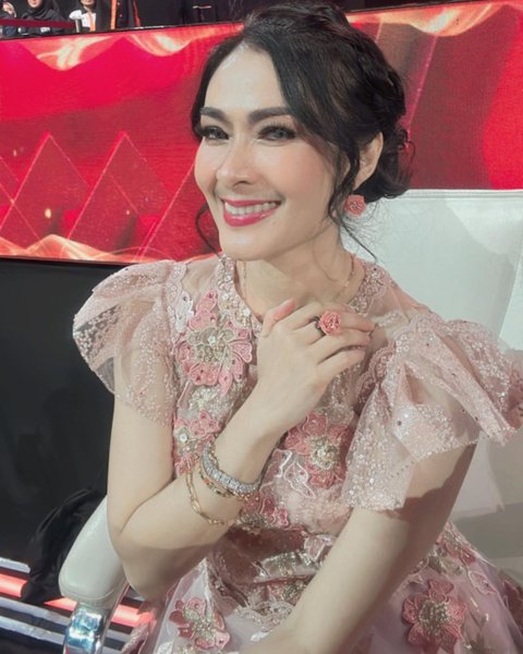 Inilah Segudang Penghargaan Diva Dangdut Iis Dahlia, Tetap Eksis Meski Sudah Lebih Dari 30 Tahun Berkarya!