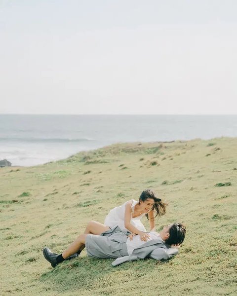 Intip foto prewedding Angga Yunanda dan Shenina Cinnamon yang mirip dengan adegan film (@angga)