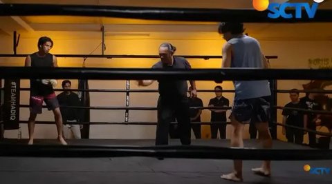 Sinetron Asmara Gen Z di SCTV melahirkan sejumlah idola baru salah satunya, Arya Mohan yang memerankan Mohan. Mengisi waktu luang, ia main puzzle. (Foto: Dok. Instagram @aryamohan7)