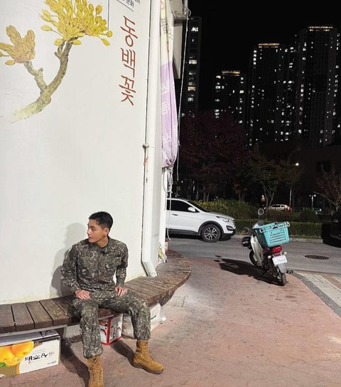 Taehyung BTS Tampil Berbeda, Tubuh Kekar dan Aura Makin Karismatik Bikin Heboh ARMY