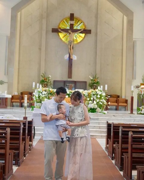 Potret Baby Jayden Anak Jonatan Christie dan Shanju Dibaptis. (Sumber: Instagram/shanju)