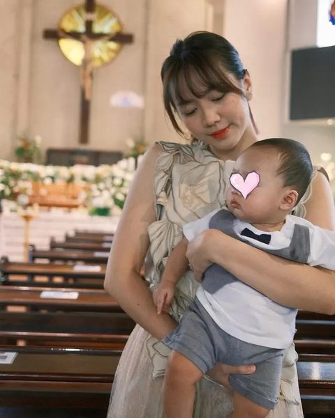 Potret Baby Jayden Anak Jonatan Christie dan Shanju Dibaptis. (Sumber: Instagram/shanju)