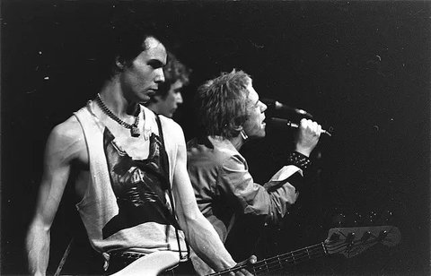 Rage Against the Machine saat tampil di Madison Square Garden di New York City (8/8/2022). Setelah menundanya beberapa kali karena pandemi, Rage Against the Machine akhirnya memulai tur perta
