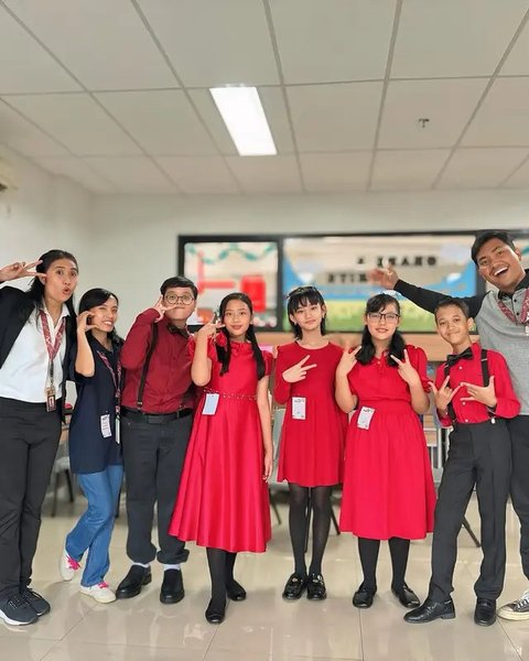 Potret Bilqis Ikut Grup Vokal di Sekolah (Sumber: Instagram/ayutingting92)