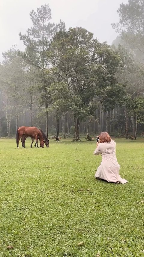 Potret Indah Permatasari dan Arie Kriting Healing di Hutan, Netizen Kepo Lokasinya