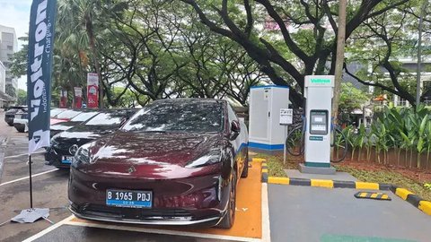 Dukung Ekosistem EV, Voltron Resmikan SPKLU Hyper Fast Charging Pertama di Indonesia (Arief A/Liputan6.com)