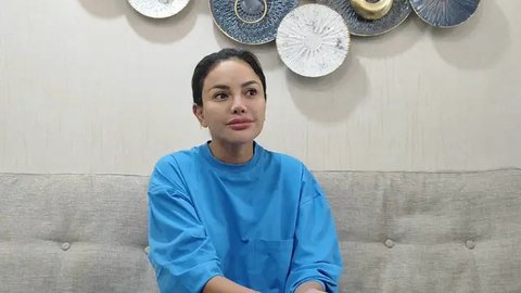 Tragedi kemanusiaan di Gaza mengetuk pintu hati masyarakat Indonesia. Dokter Reza Gladys menggelar doa bersama di Masjid Raya Pondok Indah Jakarta. (Foto: Dok. Instagram @rezagladys)