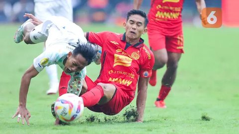Persib Bandung berlatih mempersiapkan diri jelang laga penting melawan Persija Jakarta di BRI Liga 1 2024/2025. (Bola.com/Erwin Snaz)