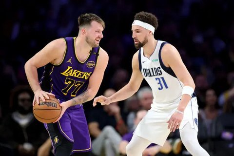 Luka Doncic memimpin Lakers mengalahkan mantan klubnya Mavericks (AFP)