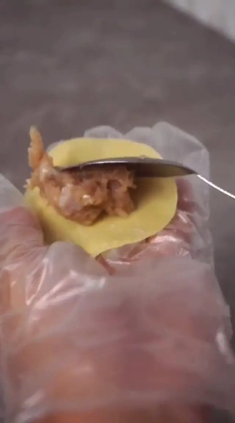Dijamin Berhasil, Ini 5 Trik Bikin Kulit Dimsum Enak dan Tidak Kering (TikTok/@hi_erisa)