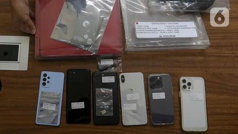 Barang-barang tersebut kembali dilelang karena belum laku saat lelang pada peringatan Hari Antikorupsi Sedunia (Hakordia) pada Desember 2024 yang lalu. (Liputan6.com/Herman Zakharia)