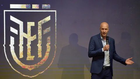 Anak Johan Cruyff yang juga mantan pemain sepak bola, Jordi Cruyff. (AFP/Lluis Gene)