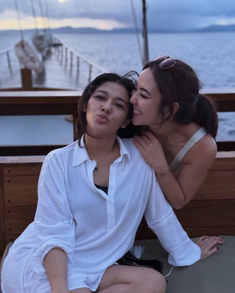 Potret Seru Gisel dan Naysilla Mirdad Liburan ke Raja Ampat Bareng Sahabat, Dari Hiking hingga Snorkeling