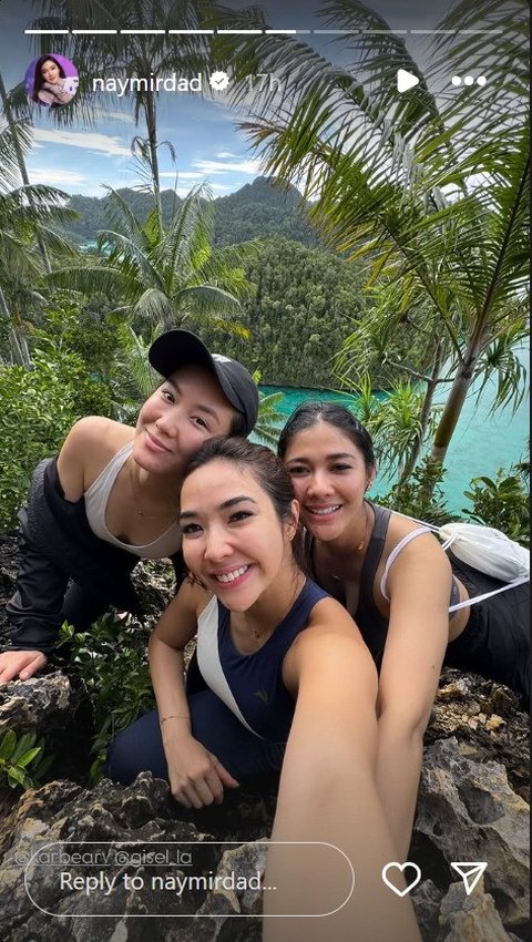 Potret Seru Gisel dan Naysilla Mirdad Liburan ke Raja Ampat Bareng Sahabat, Dari Hiking hingga Snorkeling
