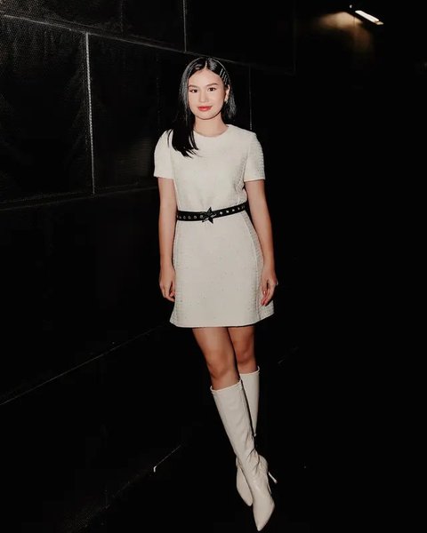 Intip gaya memikat Vanessa Zee dengan rok mini (@vanessa.simorangkir)