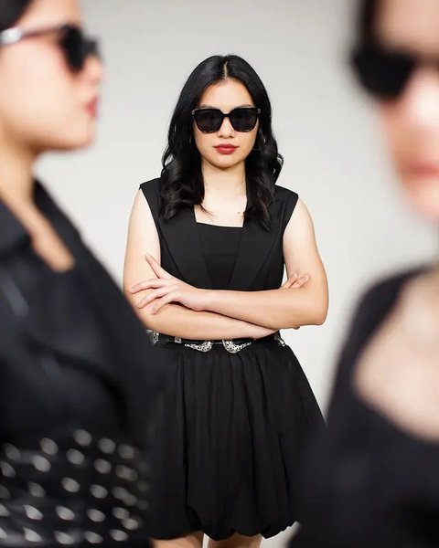Intip gaya memikat Vanessa Zee dengan rok mini (@vanessa.simorangkir)