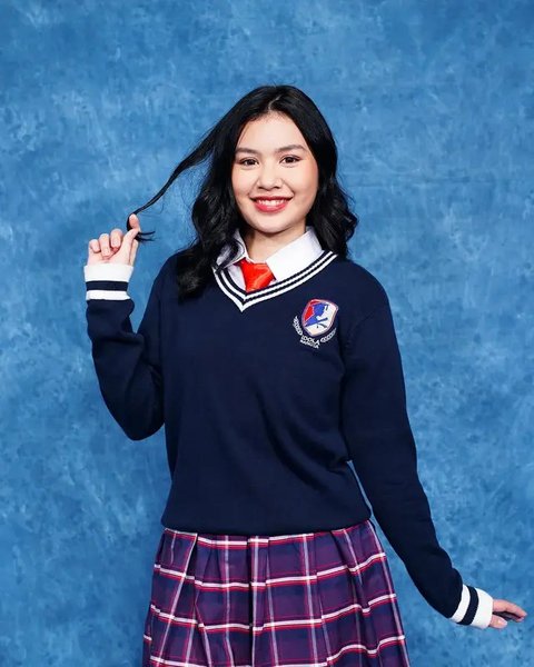 Intip gaya memikat Vanessa Zee dengan rok mini (@vanessa.simorangkir)
