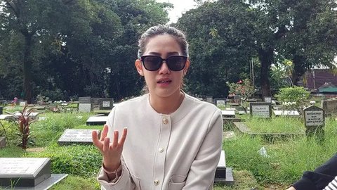 Tamara Tyasmara di TPU Jeruk Purut, Jakarta Selatan, Kamis (27/2/2025). (Dok. via M. Altaf Jauhar)