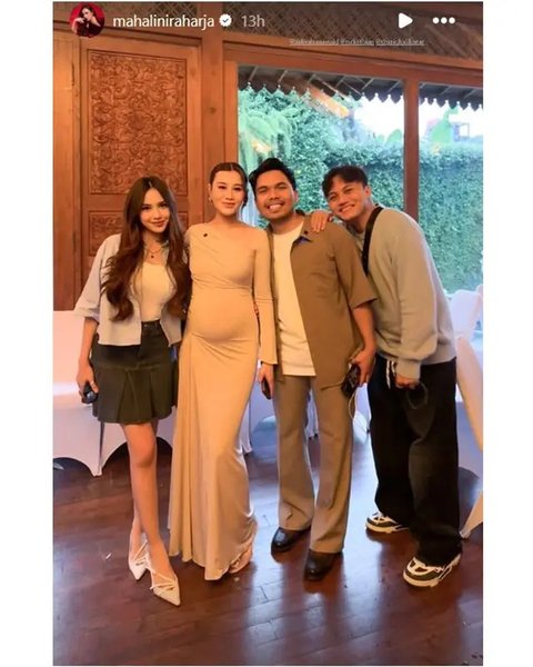 Potret tamu artis di gender reveal Aaliyah Massaid. (sumber: Instagram/mahaliniraharja)