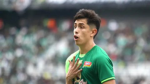 Pemain Persebaya, Francisco Rivera. (Aditya Wany/Bola.com)