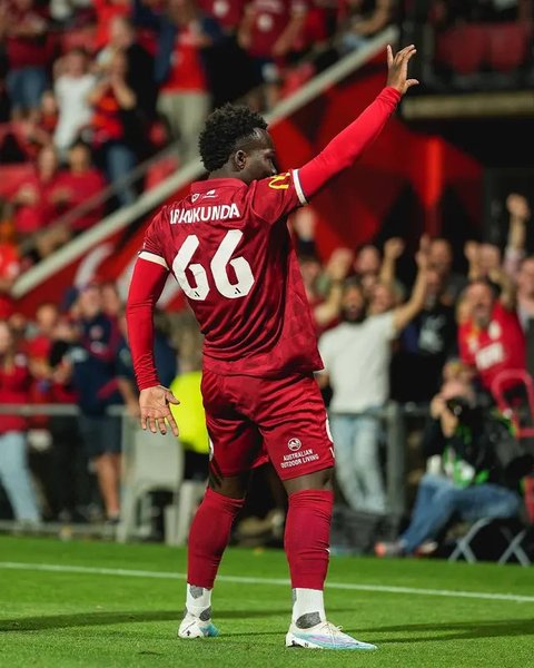Wonderkid Bayern Munchen yang dipinjamkan ke Adelaide United, Nestory Irankunda. (Bola.com/Dok.Instagram Adelaide United)