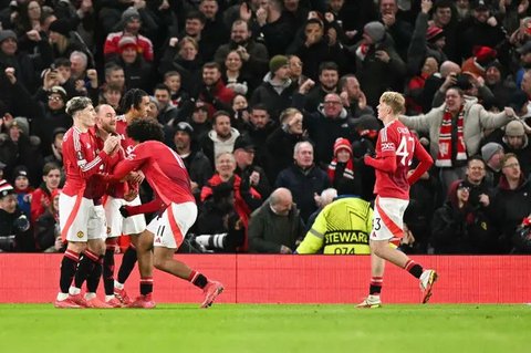 Manchester United meraih kemenangan 2-1 atas Rangers pada laga ketujuh league phase Liga Europa di Old Trafford, Jumat (24/01/2024) dini hari WIB. Hasil itu menjaga asa MU lolos ke-16 besar