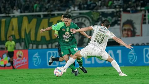 PertandinganPersebaya vs Persib di Stadion Gelora Bung Tomo, Surabaya, dalam pekan ke-25 BRI Liga 1 2024/2025, Sabtu (1-3-2025). (Bola.com/Dok. Persebaya, persebaya.id)